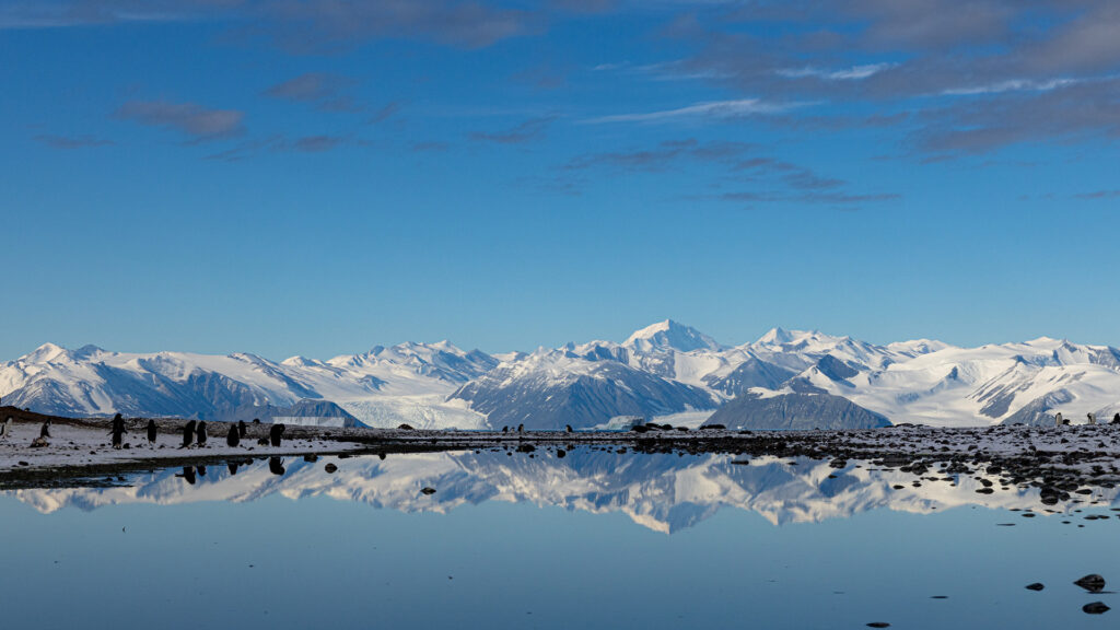 Picture of an Antarctica horizon