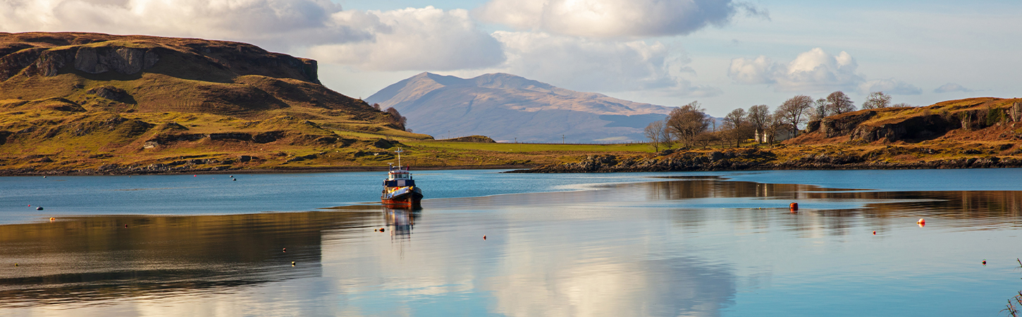Boot auf einem See in Schottland